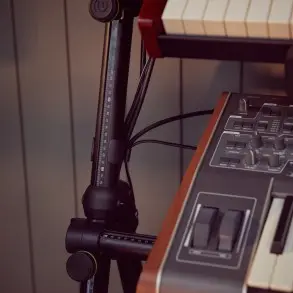 Soporte Multi Hasta 4 Piano o Teclado Gravity GKSMKS01B