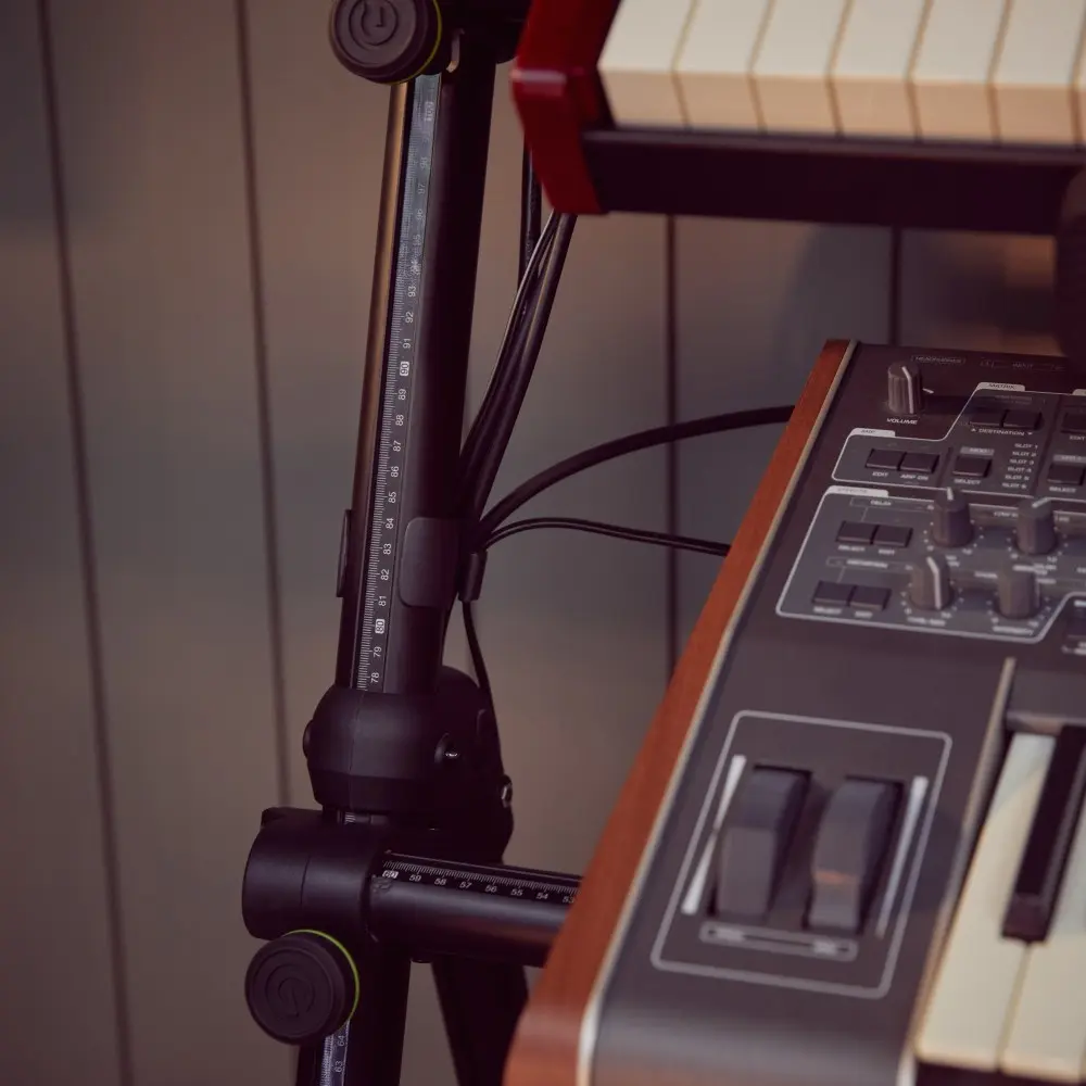 Soporte Multi Hasta 4 Piano o Teclado Gravity GKSMKS01B