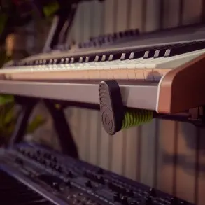 Soporte Multi Hasta 4 Piano o Teclado Gravity GKSMKS01B