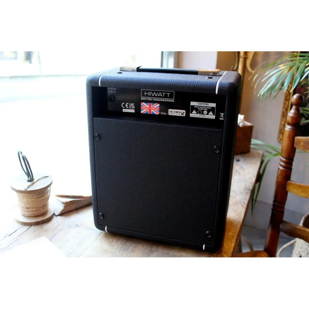 Amplificador de Bajo HIWATT BULLDOG 17