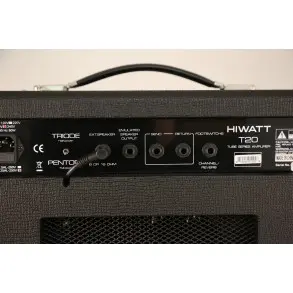 Amplficador de Guitarra Hiwatt T20/10 COMBO