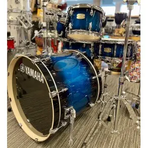 Batería Acustica 5 Cuerpos Bombo 22" Yamaha Stage Custom Deep Blue Sunburst
