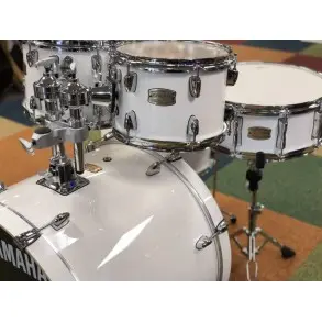 Bateria Yamaha Stage Custom Birch 5 Cuerpos Color Pure White Bombo 20x17
