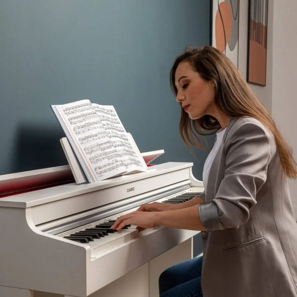 Piano Digital Casio AP470 CELVIANO 88 Teclas De Marfil Acción Martillo USB Color Blanco