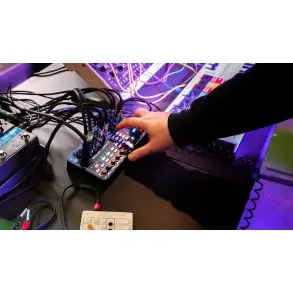 Mixer Digital Compacto ZOOM L-6