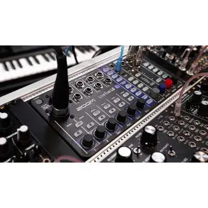 Mixer Digital Compacto ZOOM L-6