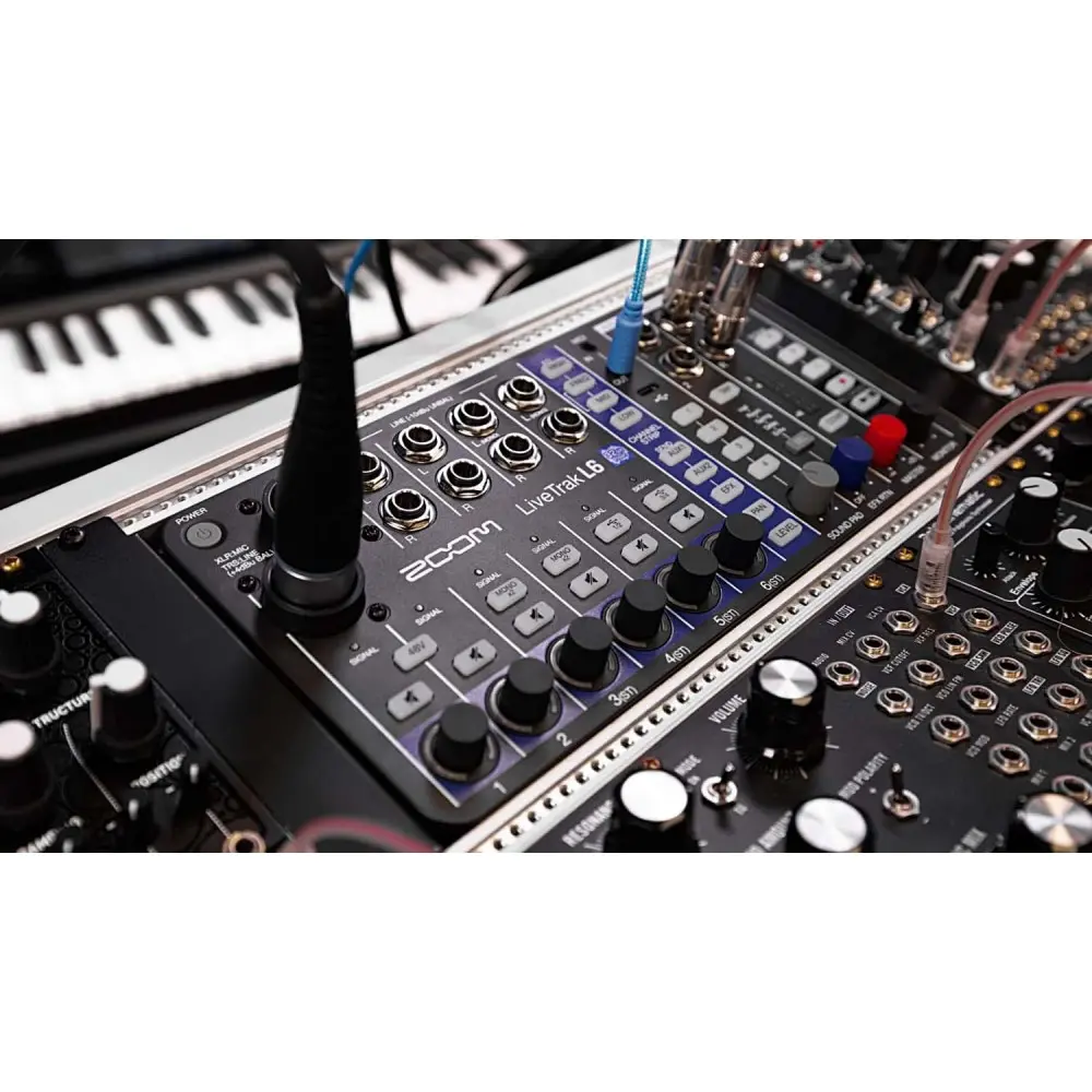 Mixer Digital Compacto ZOOM L-6