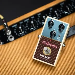 Pedal de Efecto Nux 59 BASSGUY