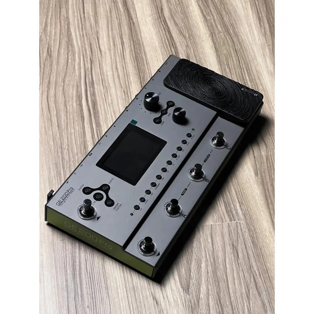 Pedalera Multi Efectos Mooer GE200 Pro