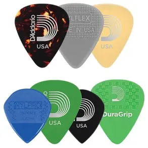 Box Guitar 1 Afinador Recargable + Limpiador + Ejercitador + Porta Puas + Cable + Puas