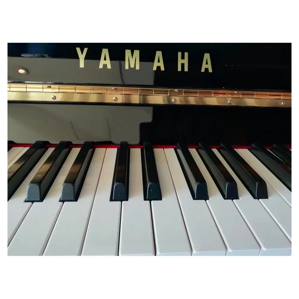 Piano Acustico Vertical Yamaha JU109PE 88 Teclas Ebano Pulido
