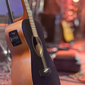 Guitarra Electroacustica Folk Yamaha FSX400SB