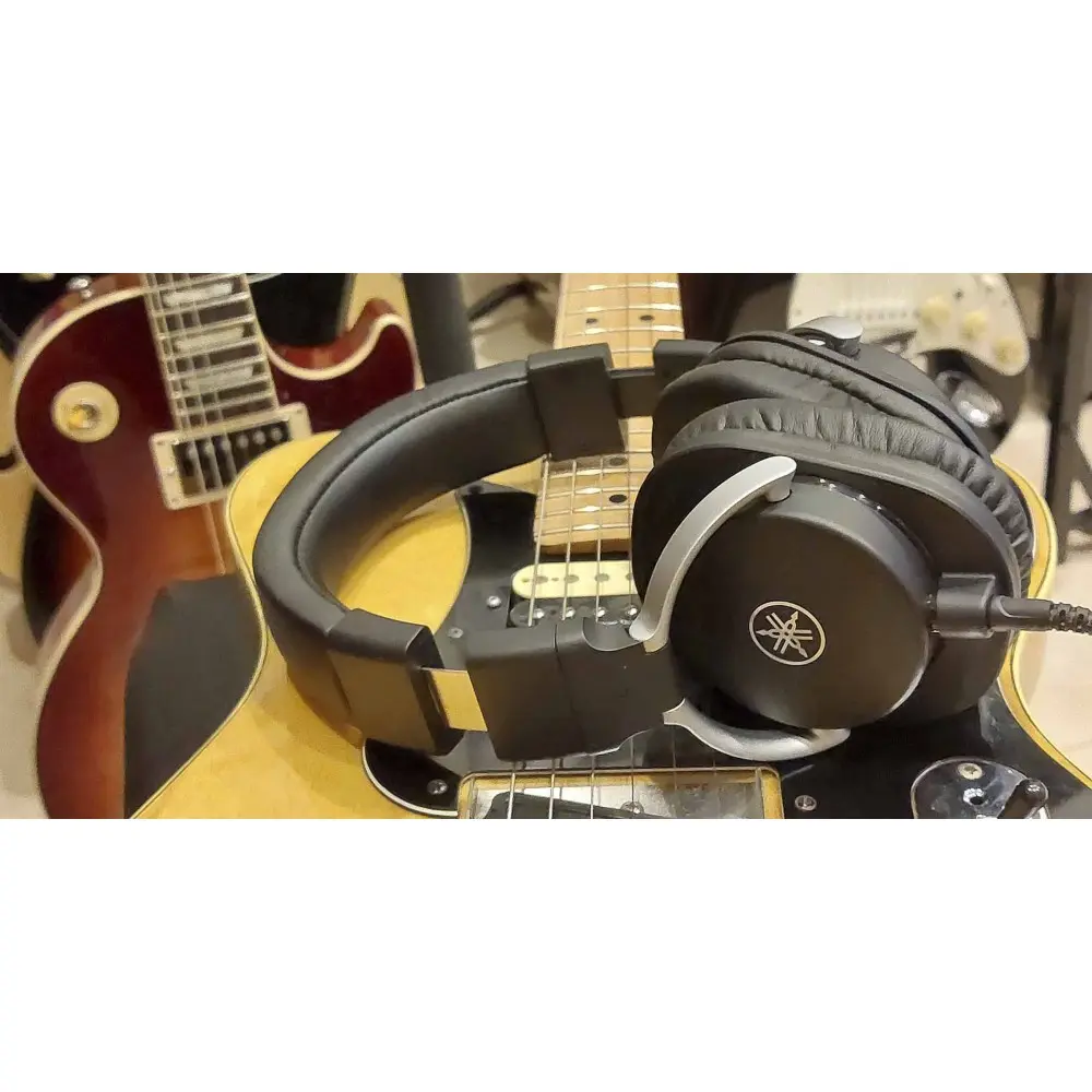 Auricular Profesional Cerrado Yamaha HPHMT8B