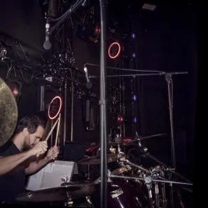 Soporte de Microfono boom Gravity TMS4321OHB brazo extra largo