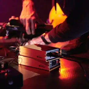 Fuente Universal Pedalera con USB Palmer WT12IEC