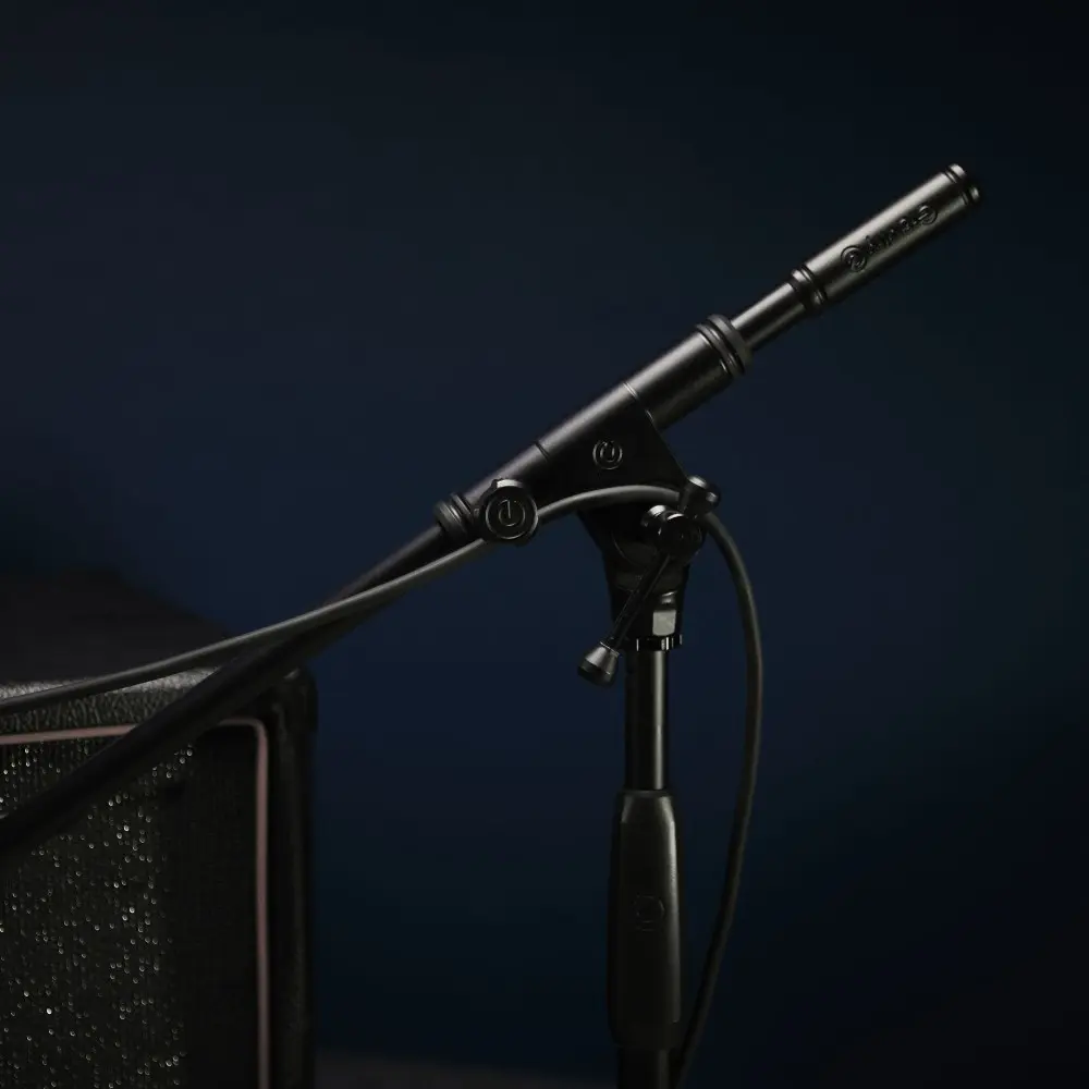 Soporte de Microfono Corto con Brazo telescopico Gravity TMS4232 B