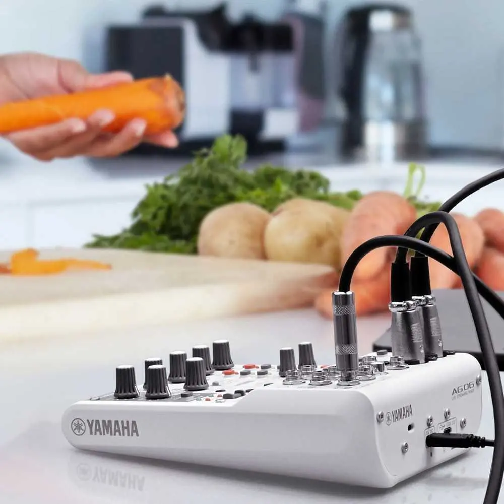 Pack Sonido Sala Reuniones Bafles de Techo Microfonos de Mesa Mixer Videoconferencia