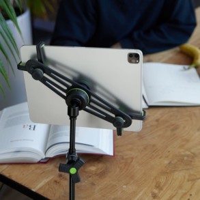 Soporte para tableta con VARI®-ARM Gravity MATH01B clamp de mesa o atril