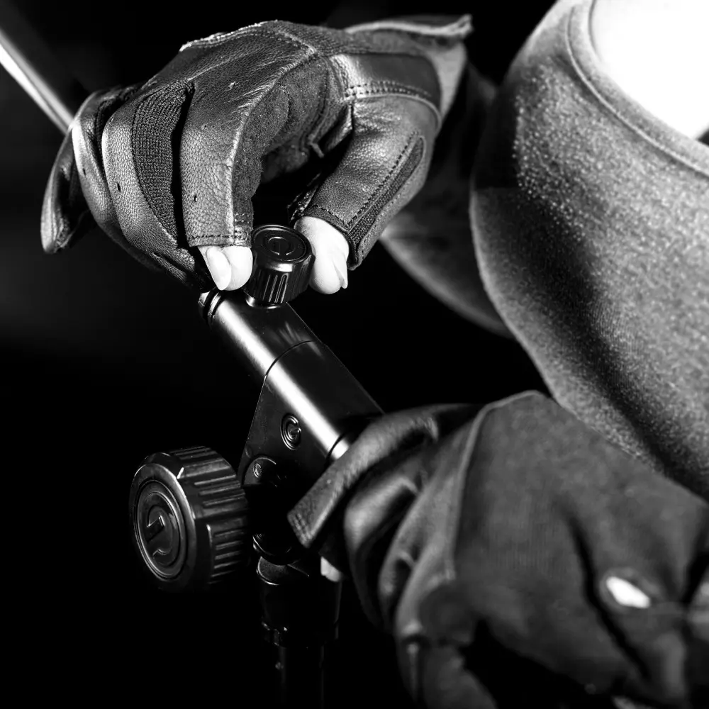 Soporte de micrófono Touring Series con brazo telescópico con ajuste de 2 puntos Gravity TMS4322B