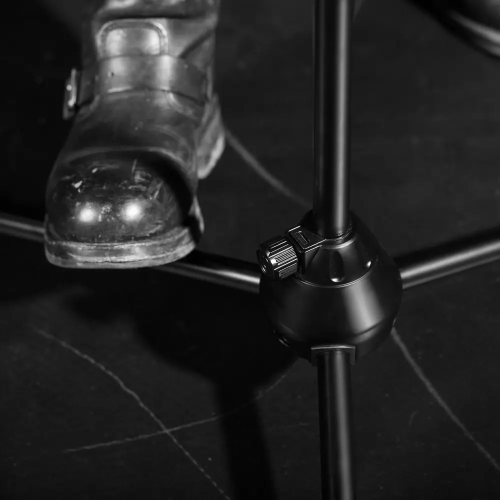 Soporte de micrófono Touring Series con brazo telescópico con ajuste de 2 puntos Gravity TMS4322B