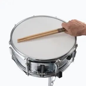 Palillos de Hickory (7A, punta de madera, 12 unidades) On Stage HW7A